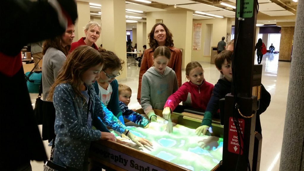 WIU_SSG's tweet image. Getting younger generations to think geographically is very important. #GeographyAwarenessWeek @NatGeo #geoged