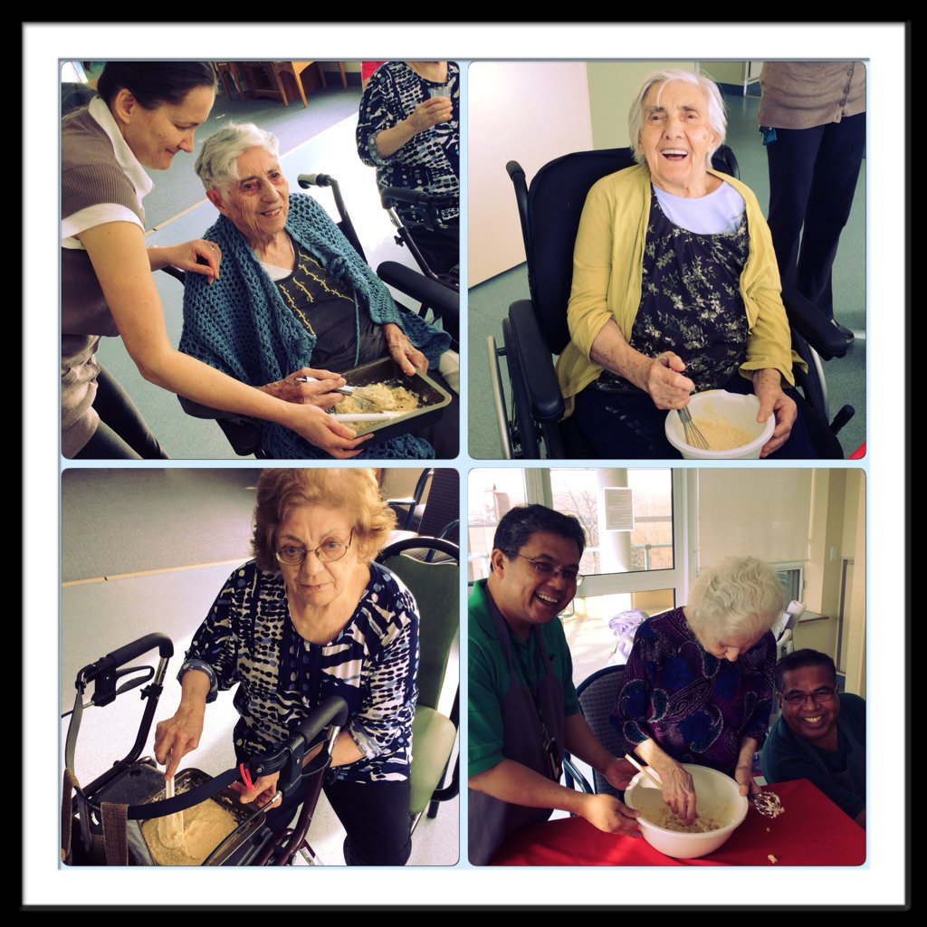 Via Mare's residents making delicious Banana Bread #vlgrec #baking #bananabread