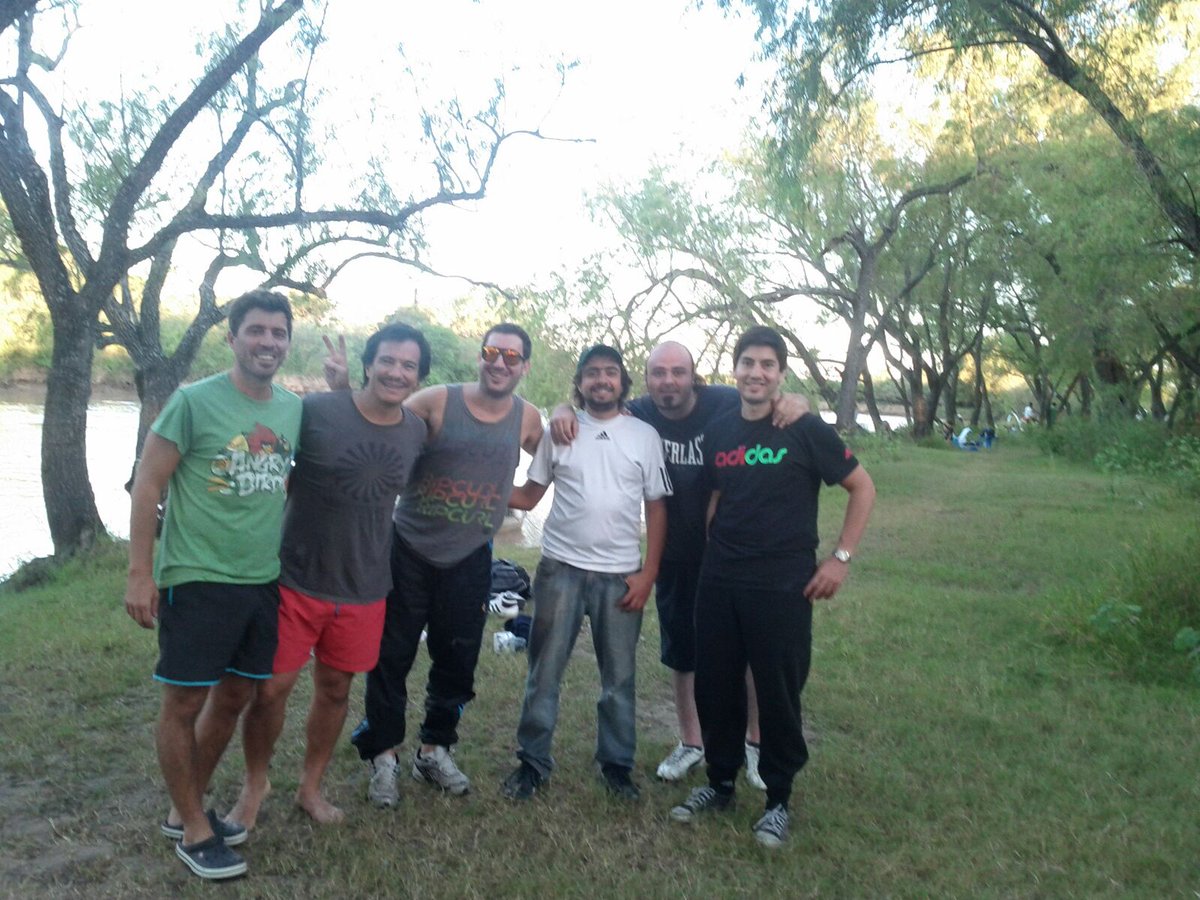 vackup's tweet photo. Hay equipo para la #FiestaNEORIS15 de @NEORIS. Esta foto + la ayuda de @VXipolitakisOK ganamos el concurso.Please RT https://t.co/0w7MZSQaiF