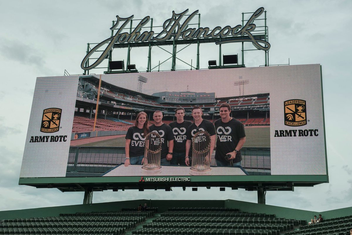 Ever_App's tweet image. Flashback to @ever_app @CollegeFest. The EVER team looks even better up on the @FenwayPark jumbotron! #collegefest