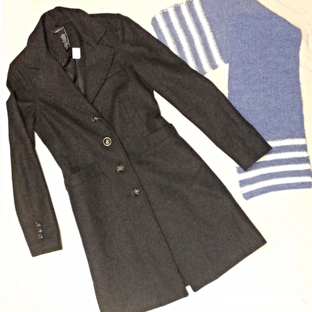 StjohnStore's tweet photo. Here bargains are always in Fashion! Like this women's MODA grey jacket $15 &amp; fun blue&amp;white scarf $3 #2155danforth https://t.co/3u048U0pd0