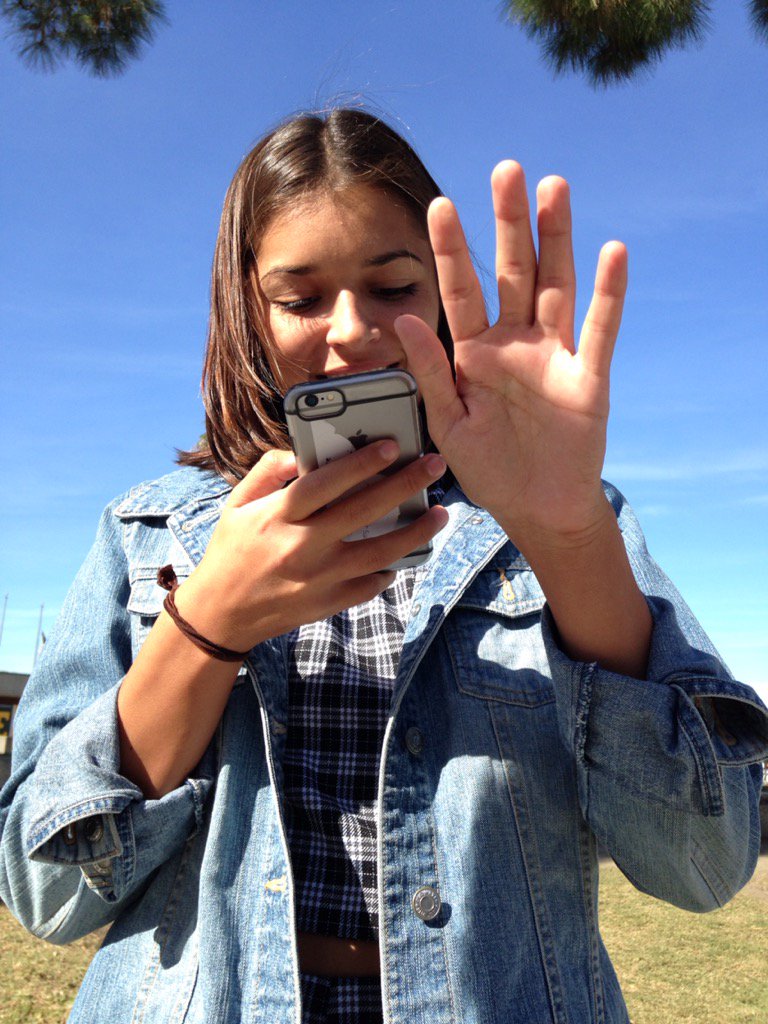 Happy birthday Jaelyn your the best. I hope you have a good day!