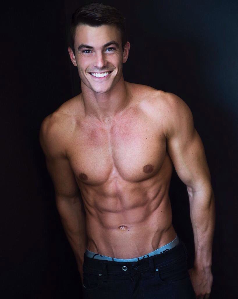 BodyAdonis's tweet photo. @Vincent_Sant #muscles #gym #fit #fitbodies #bestbodies #model https://t.co/wsNvfdk7jE