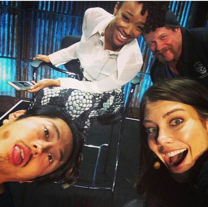 NomanTwd's tweet photo. Family 😍❤ @Juliet8173 @Lil_ksmalls @illusive_wind @EnerGiz_Dixon @SonequaMG @Cudlitz @steveyeun @LaurenCohan https://t.co/nuMUT3jlrp