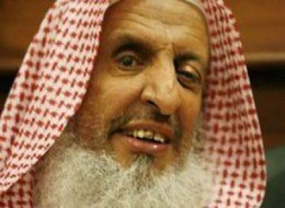 KenRoth's tweet photo. Saudi backing of radical imams/schools bred the extremist ideology that is backbone of ISIS. https://t.co/WmBUMAWrDo https://t.co/WoB27sKc4x