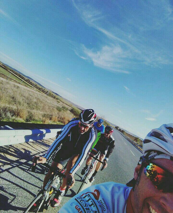 FitBikeMadrid's tweet photo. Genial salida a entrenar hoy. Buen tiempo, buena compañía y buen ritmo #aplato #clubfitbikemadrid #fitbikemadrid https://t.co/vmktasyJWY