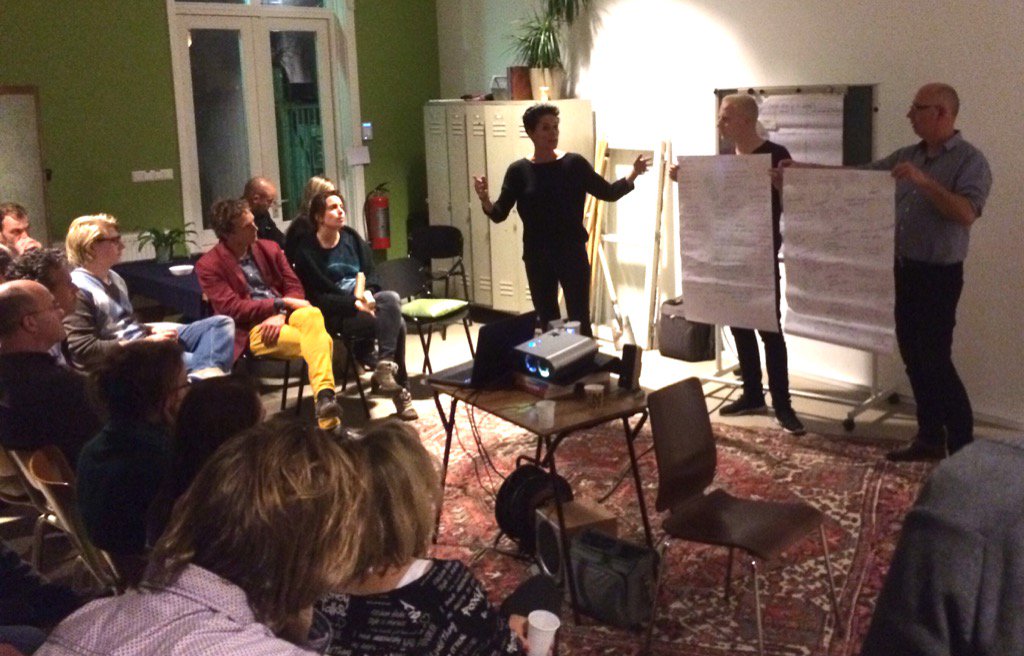 Presentatie van de oogst co-creatie <a href="/Hub88breda/">Hub88 flexwerkplek</a> : @PakhuisBreda ala <a href="/De_Zwijger/">Pakhuis de Zwijger</a> geeft veel ideeën &amp; mogelijkheden!!