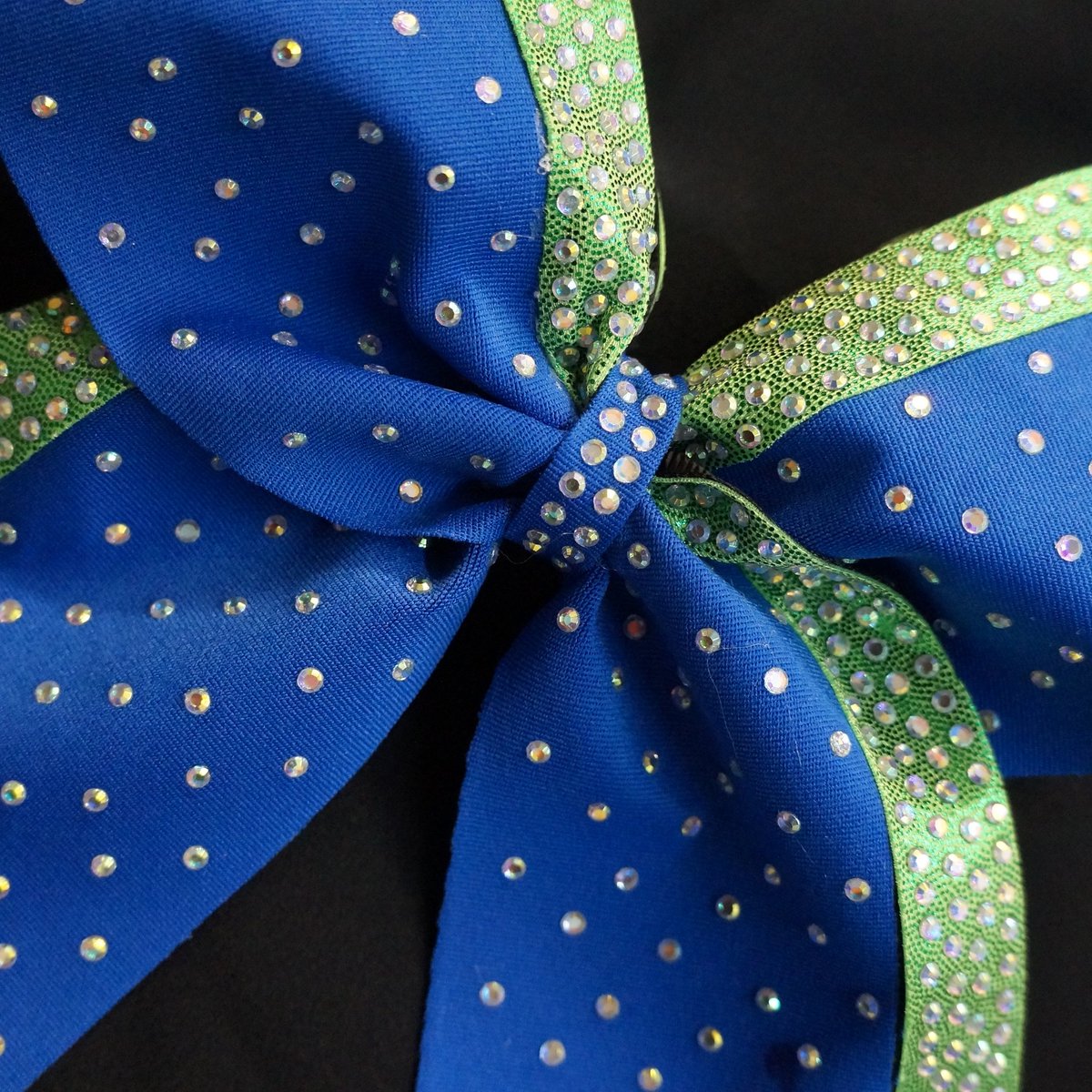 cheerbowsUSA's tweet photo. Sample Bow - https://t.co/18TdKuTvGe #cheer #cheerbow #cheerbows #cheerleader #cheering #rhinestonebow https://t.co/feq7EL85RX