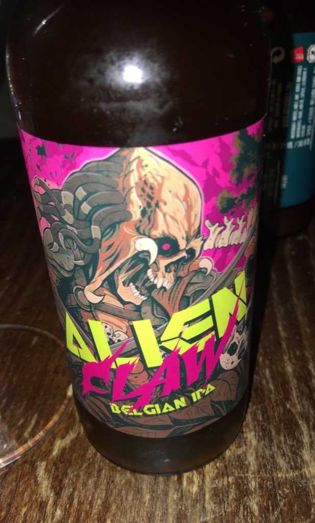 auronplay's tweet photo. Creo que es la cerveza más rara que voy a probar nunca. https://t.co/0mxVNSsnQE
