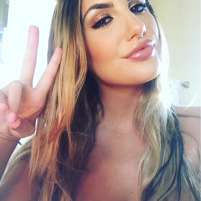 2 pic. Makeup all done! ? IG~ msmaplefever https://t.co/Q59b5tdSvo