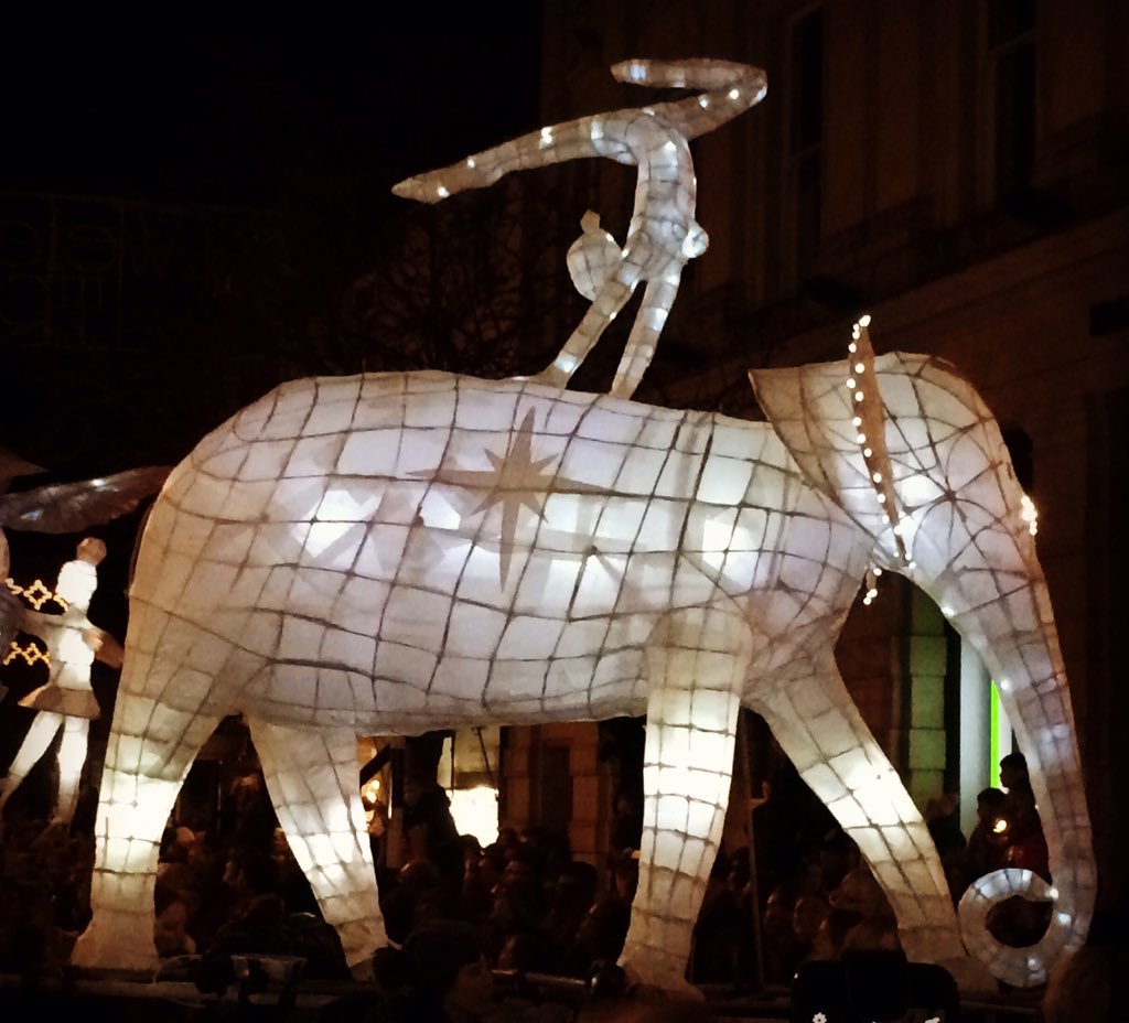 myCornwall_'s tweet photo. City of Lights this evening put on another great show! #YourCOL #Cornwall #Christmas #lights #sharingCornwall https://t.co/ElDLJGl4tm