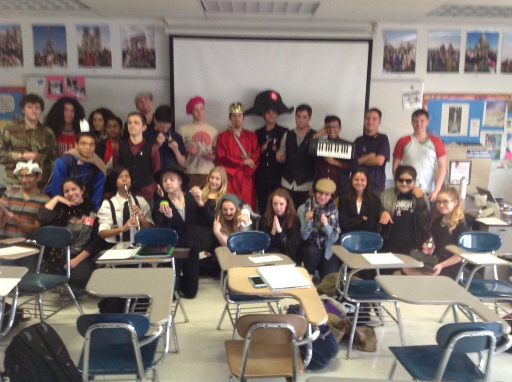 ProspectFrench's tweet photo. Les francophones célèbres dans la classe de français 4: #d214OneDay #d214learns https://t.co/8ohOuC5zev