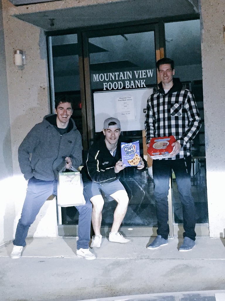 tsnhockeylandon's tweet photo. #ROWTHEBOAT #WEROWASONE #WEMAKEALIFEBYWHATWEGIVE #Luke12 #WinstonChurchill #PrayforParis @latts16 https://t.co/NDG9L102b5