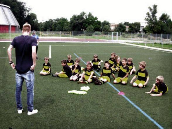 Desmo_fut's tweet photo. ¿Qué mejor que tener de maestro a Marco Reus? https://t.co/E5HNFmQywE