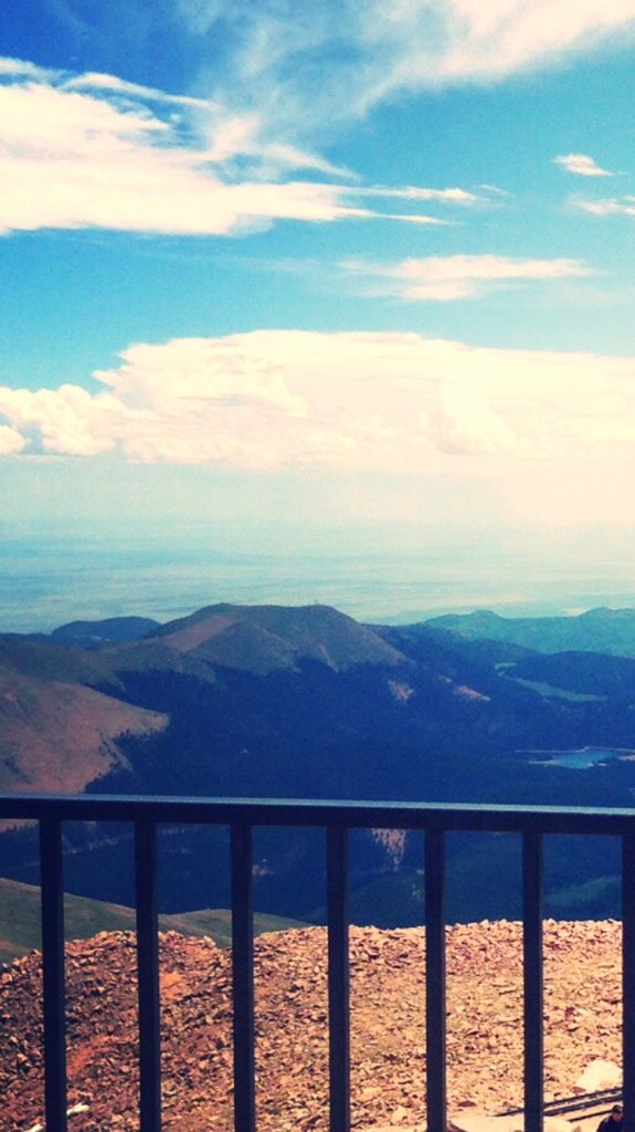 mklain43's tweet photo. I see God in this because he created this in just 7 days #ICHSGSPgeo2 photo credit: my uncle https://t.co/AUoqDlmcmt