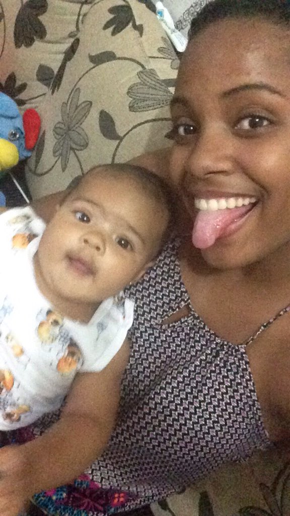 Robertttarocha's tweet photo. Eu que nem pensava, eu n imaginava te merecer, e agora eu sou a dona desse amor 😍😍❤️ #Filhadomeucoração https://t.co/Qd1vf1Zm3s