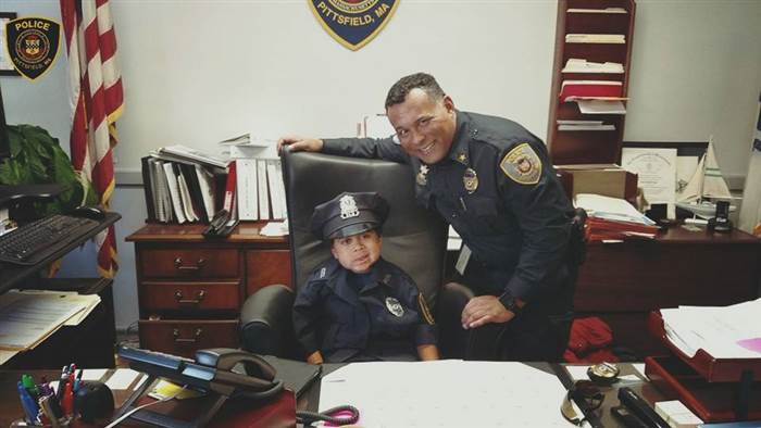 TODAYshow's tweet photo. Five-year-old boy with brain cancer fulfills wish of becoming a police officer: https://t.co/5NUyGAmVZm https://t.co/KjSQWosRzT