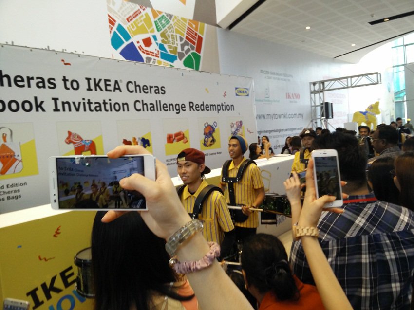 Embedded image permalink