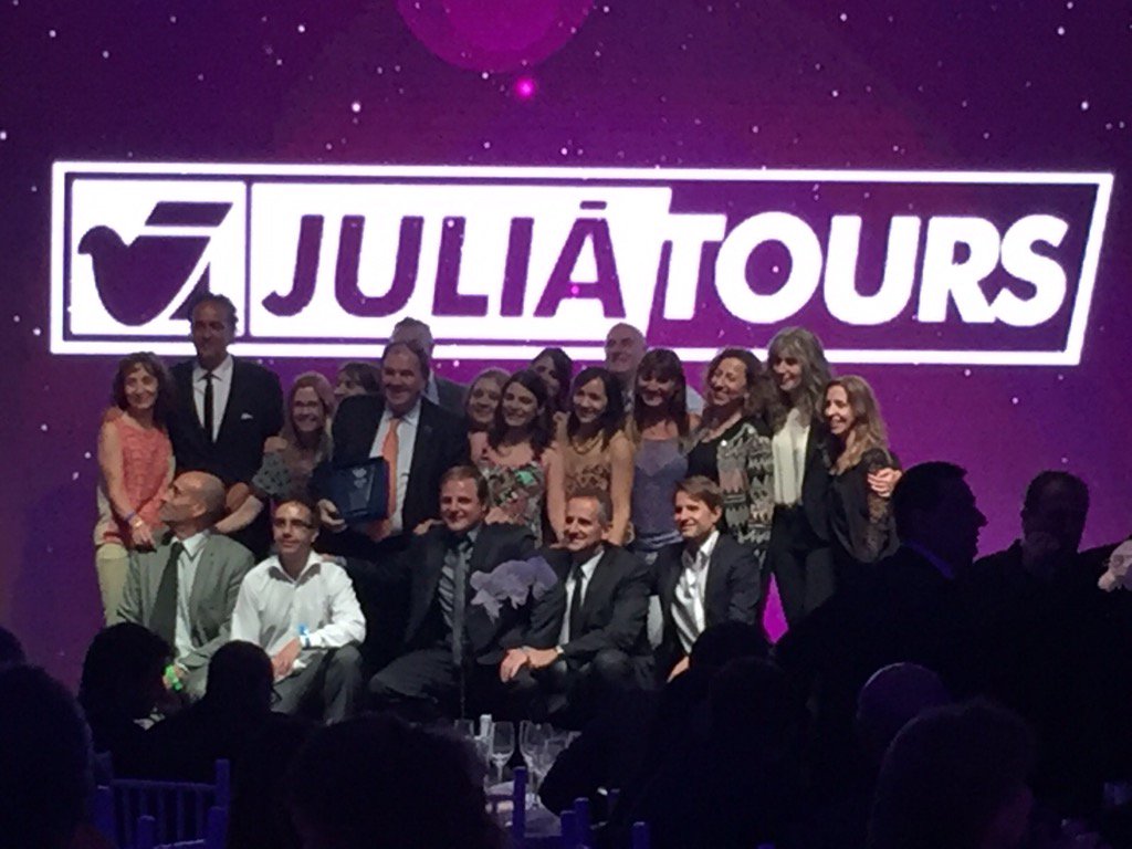 ruizrodrigo82's tweet photo. #JuliaTours recibió en #Bitacora2015 el premio al mejor operador del año. https://t.co/OzLRNTKkQQ
