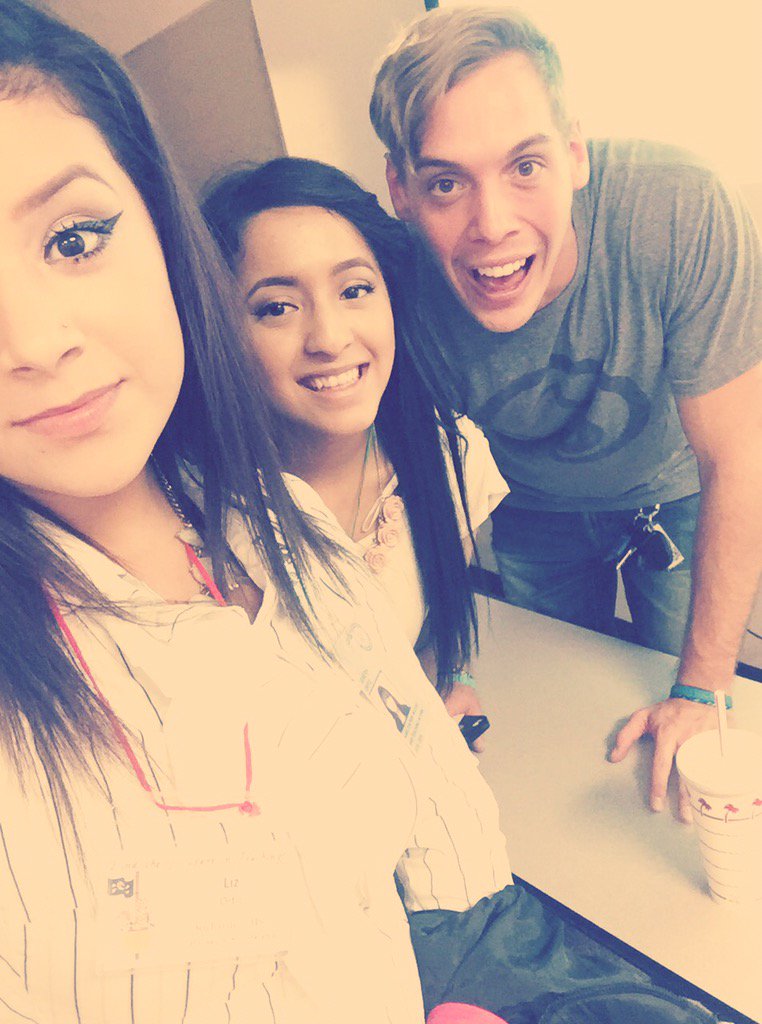 mel_r1823's tweet photo. Had so much fun today at the TAFE Conference!!ππ #rhsteachinginternship @reese_teach https://t.co/j3uE6rIdFk