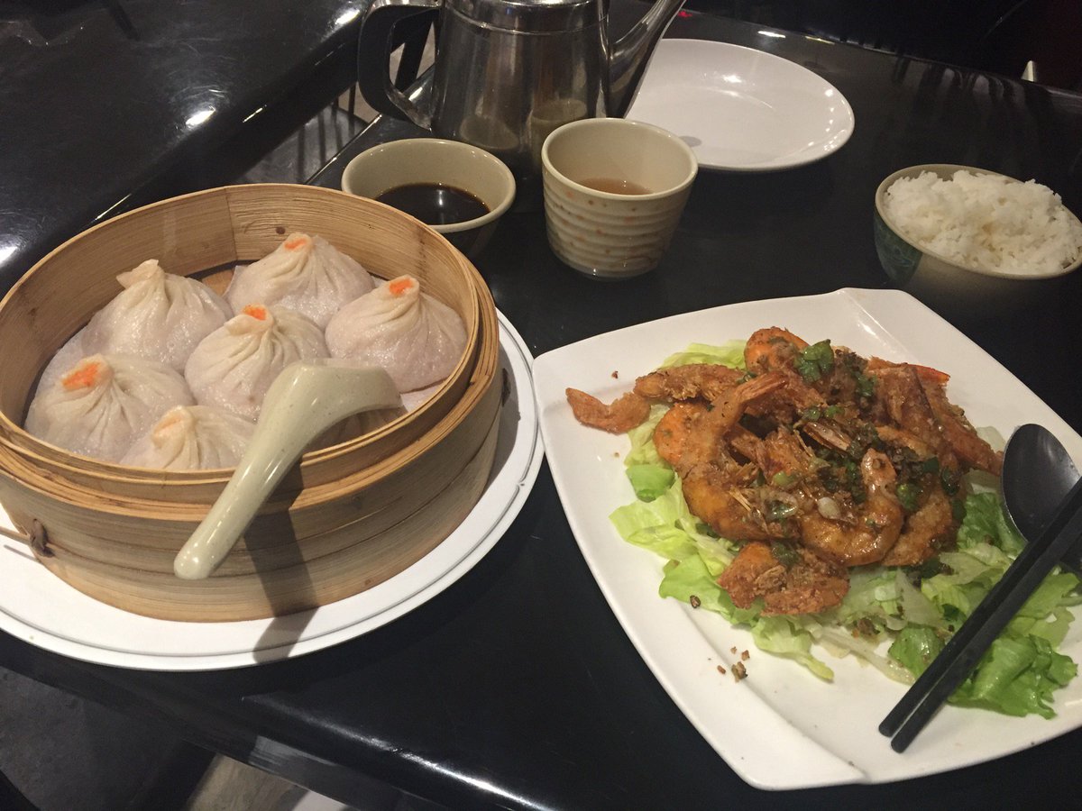 EsmeraldaE's tweet photo. Taiwanese feasssttt #imonacleanse haha (at @TaiwanCafe617 in Boston, MA) https://t.co/paloyNwIwX https://t.co/MGeq7CpNsx