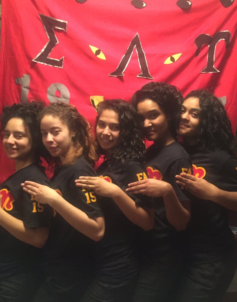 SLU_Zeta's tweet photo. Hermana Próspera, Hermana Forzuda, Hermana Aliada, Hermana Niebla &amp; Hermana Duradera 💃🏻💃🏻💃🏻💃🏻💃🏻😼❤️ https://t.co/XkBLEf2isH