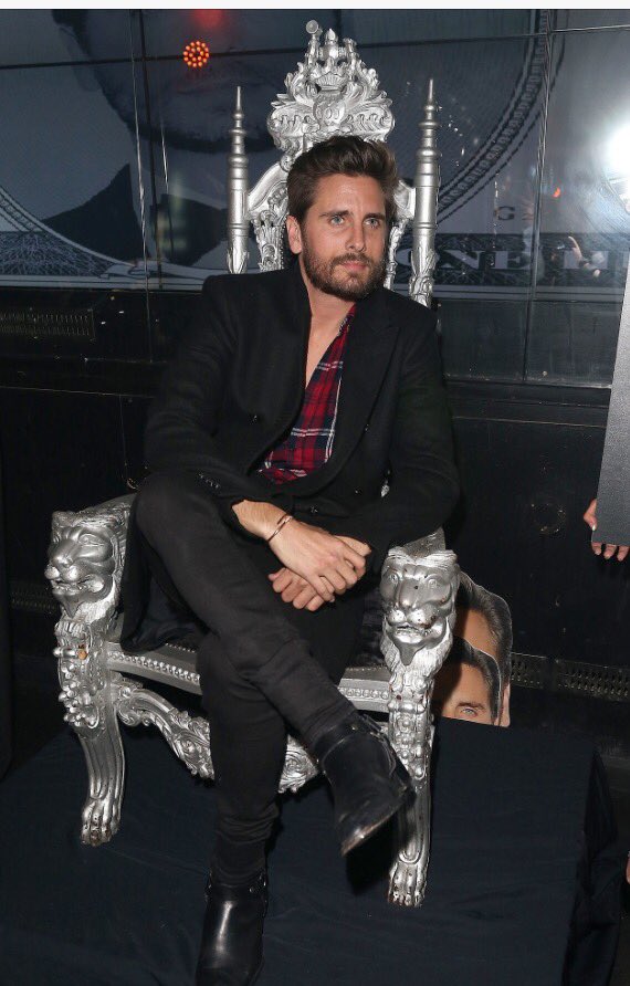 devilishlybrit's tweet image. My business plan. Selling this chair to #Lordsugar for next season. LAWD #TheApprentice