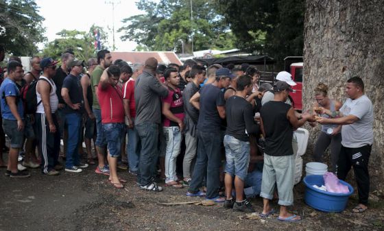 jmahrens's tweet photo. Un millar de migrantes cubanos encallan en Costa Rica.
https://t.co/8xDMShlp52 https://t.co/eNez4iGzY5