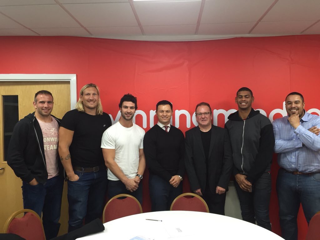 alexsimmonstv's tweet photo. Good start to the Sales diploma tonight @RHunterPaul @BigEorl @RichardMathers @leonpryce6 @8AndyLynch #RedThinking https://t.co/4yzcsSnfpz