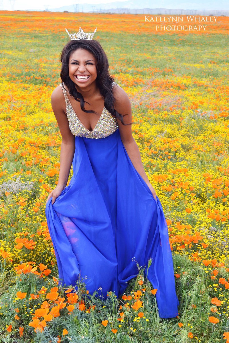 PatrioticCrown's tweet photo. November 28, I will be giving up my title as Desert Vista's Outstanding Teen and compete for Miss Desert @HDPageants https://t.co/BlpK0Pmdqr