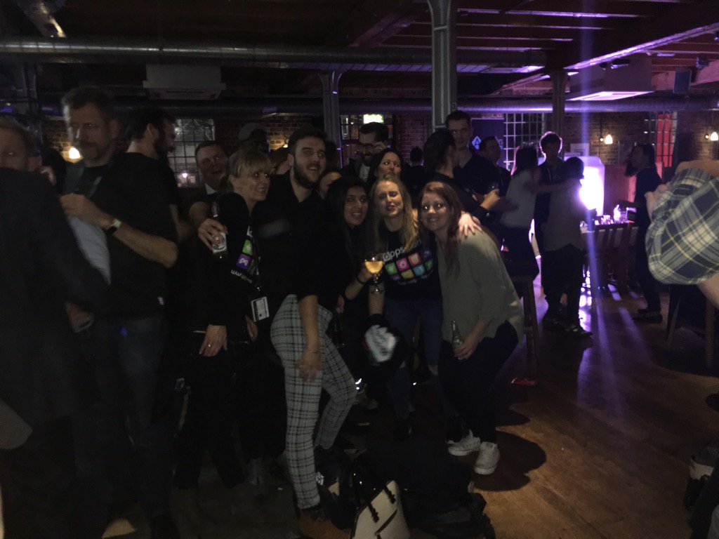 CloudMovesTV's tweet photo. @the_appsters awards #havingfun @Apps_World https://t.co/6al49FkCqP