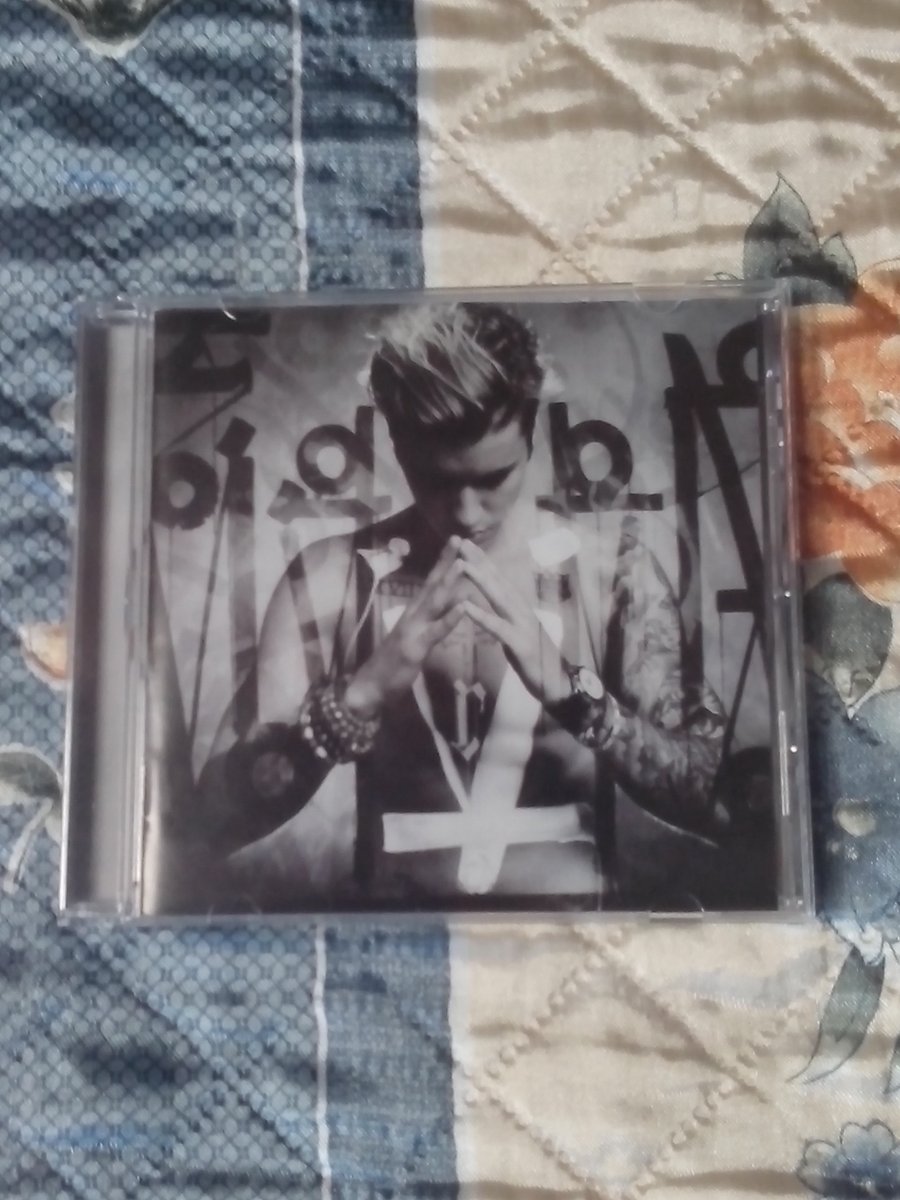 JustinJBPurpose's tweet photo. well actually I had it since last Friday . But here already Purpose @justinbieber #Nov13 #Puspose @AiMayra https://t.co/SJNhTYBrcE