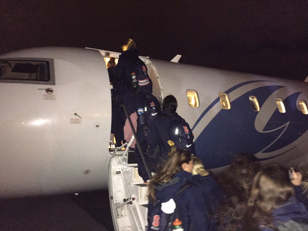 CuseFH's tweet image. Wheels up ✈️🍊🏑 See you in Ann Arbor!! #Final4Bound