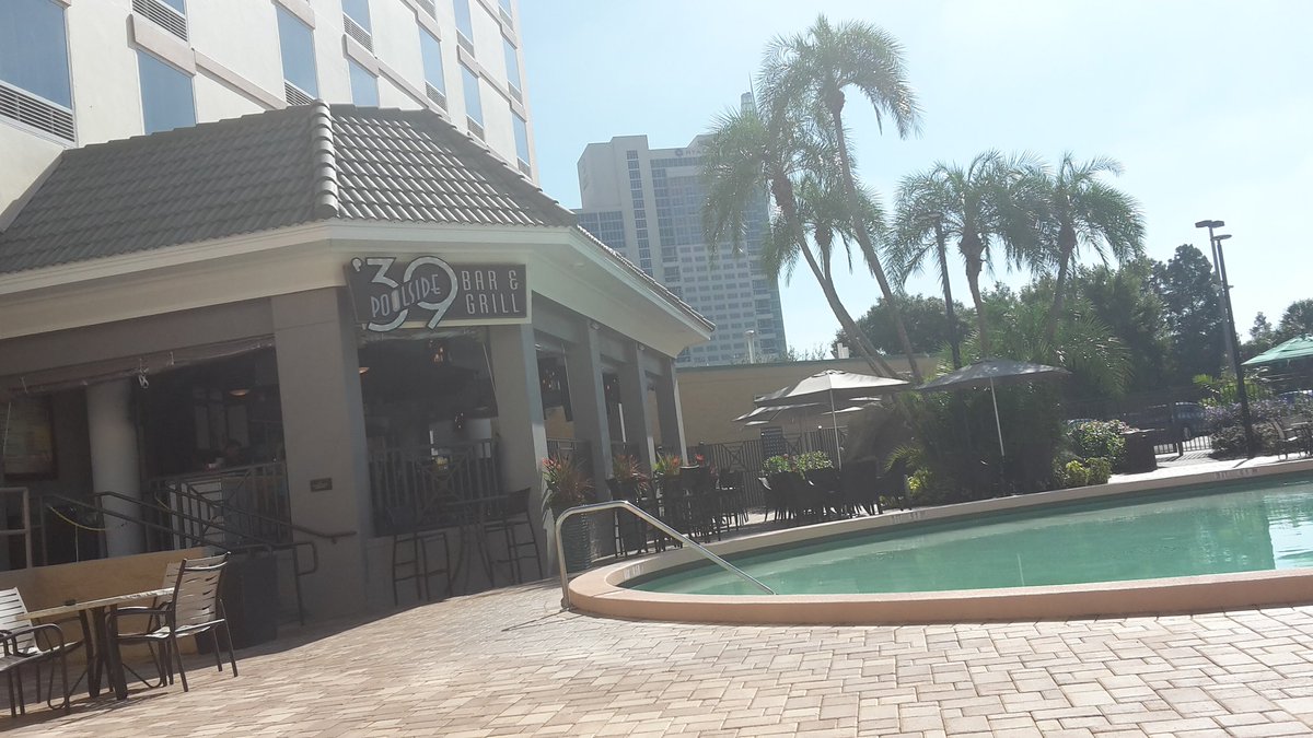 bazbhoy70's tweet photo. Cracking pool bar at rosen plaza good food tae counting down days tae next year #magichotel https://t.co/0oM75PTvzp