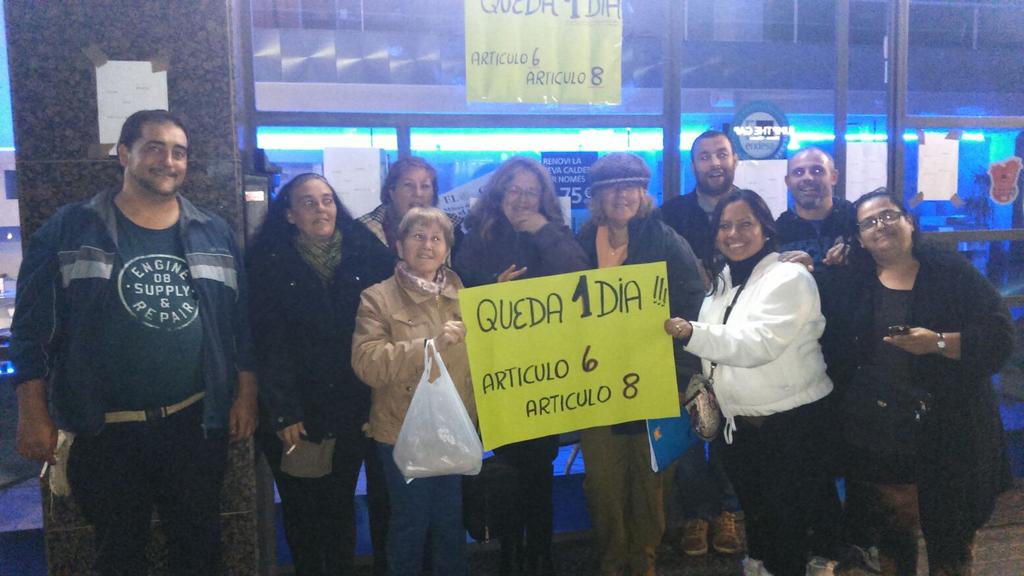 PAHGarraf's tweet photo. #Queda1dia  #TicTacILP @EndesaClientes @GNF_es @Agbar nunca más sin luz,agua y gas!! https://t.co/t9r05a2eqM