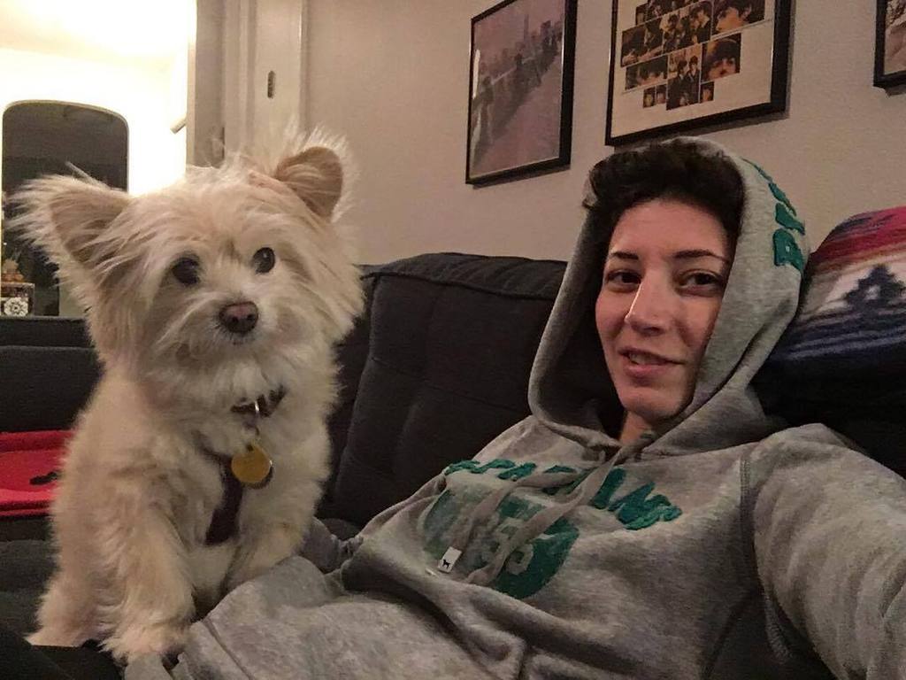 KristenByers's tweet photo. Just hanging out with the pooch, waiting for @corner_noble to come home! #nigel #nigelgram https://t.co/58JpTY17ib https://t.co/HQWVpNNSXD
