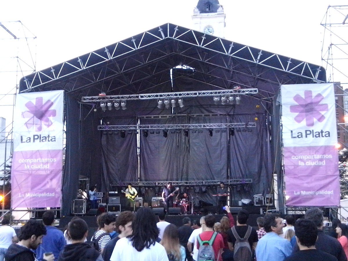 #FeedBack en el Escenario de #VamosLasBandas en la #FinalRock #PlazaMoreno
