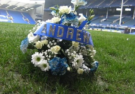 andybjones's tweet photo. Please RT and help us get justice for our son killed by a gang of cowards in Liverpool https://t.co/rOobaGpp0Q
