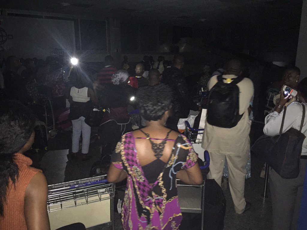 FrankieEdozien's tweet photo. Nothing can keep us from #AkeFest15. Not even lights off at MMA. #Lagosairport #9jalife https://t.co/DOPSnLQAOU