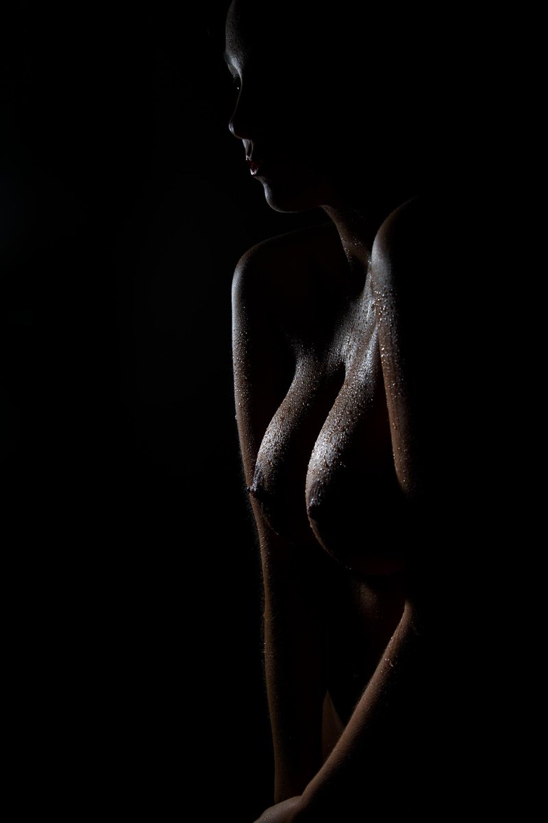 sammijomodel's tweet photo. Amazing #lighting by @paulsstudiocouk #images by Mark Ingram on a #lightingcourse #model #photography #artistic #RT https://t.co/UARRQKmg9d