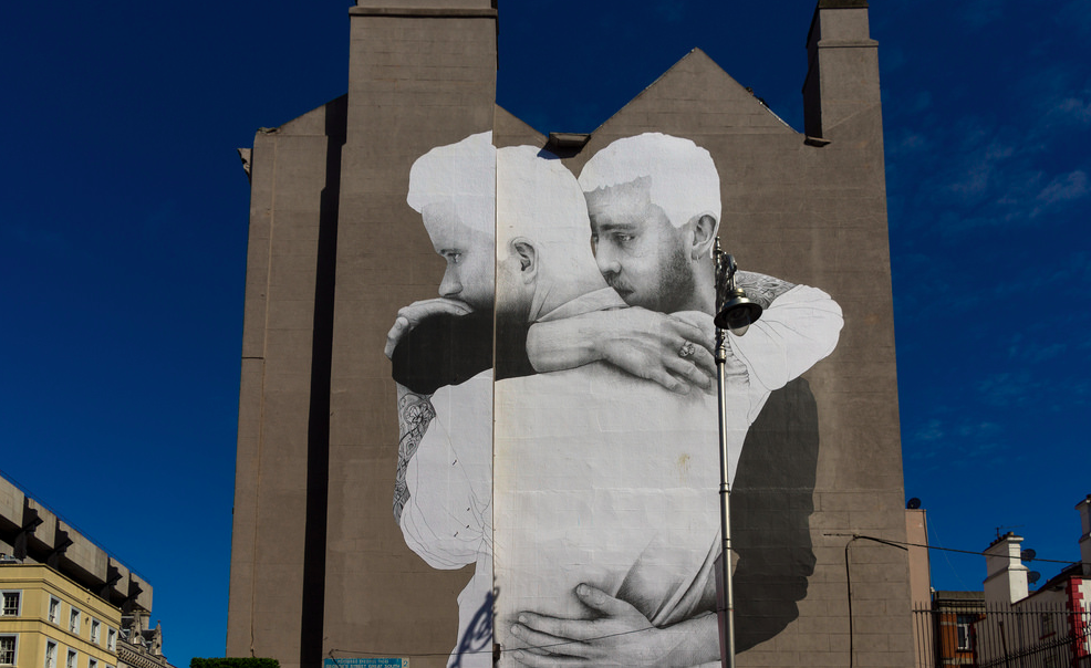 AnDuinnineach's tweet photo. siosóg, f., a whisper; a soft noise, a sucking kiss.
#TypesofKisses #grá https://t.co/Vw0t9u9F86