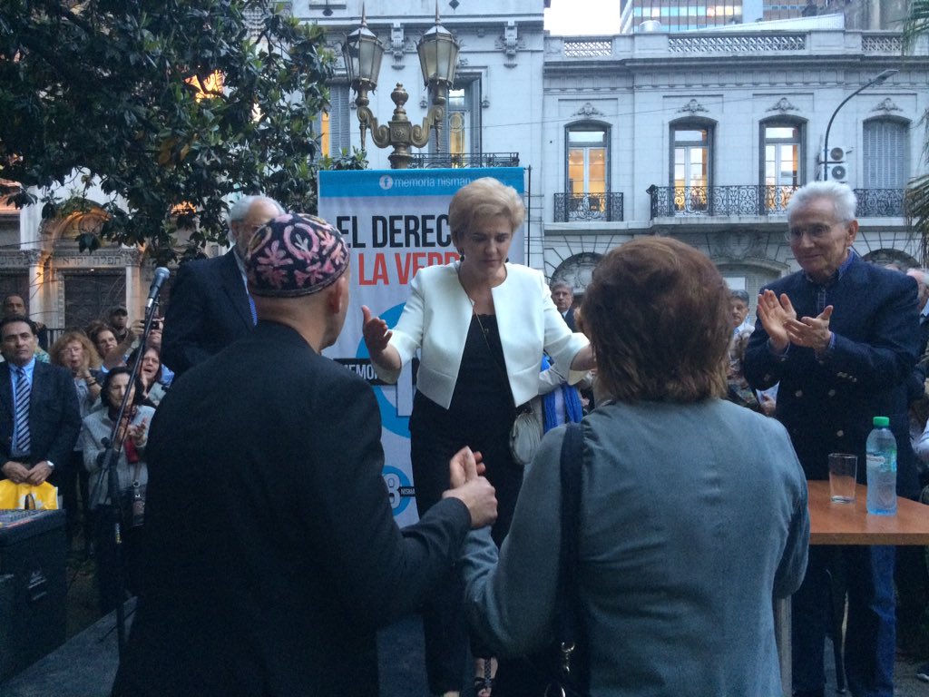Sergio Bergman (@sergiobergman) on Twitter photo Palabras potentes y emotivas de <a href="/RaholaOficial/">🟦 Pilar Rahola</a> en el acto de <a href="/MemoriaNisman/">Memoria Nisman 18</a> Palabras potentes y emotivas de <a href="/RaholaOficial/">🟦 Pilar Rahola</a> en el acto de <a href="/MemoriaNisman/">Memoria Nisman 18</a>