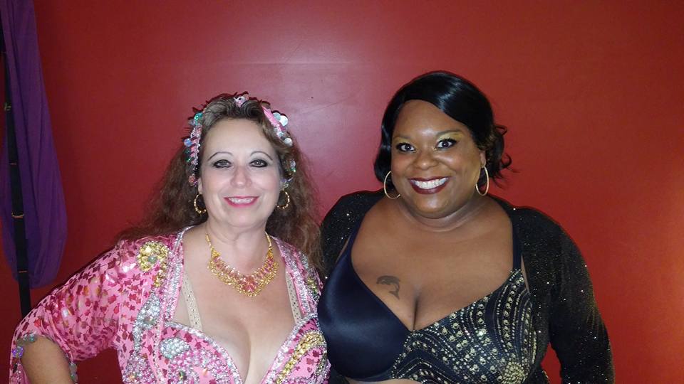psbddcurves's tweet photo. pre show selfie with nizana and Adira of The Original Dangerous @psbddcurves https://t.co/WZQq8M8Ldl