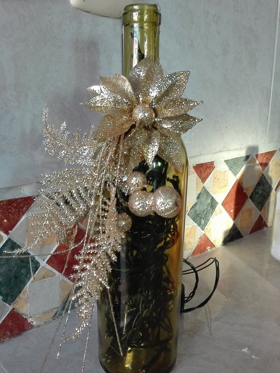 IsaiLuna_'s tweet photo. Venta de botellas decoradas navideñas 9811108612 https://t.co/ifuNSsIaV2