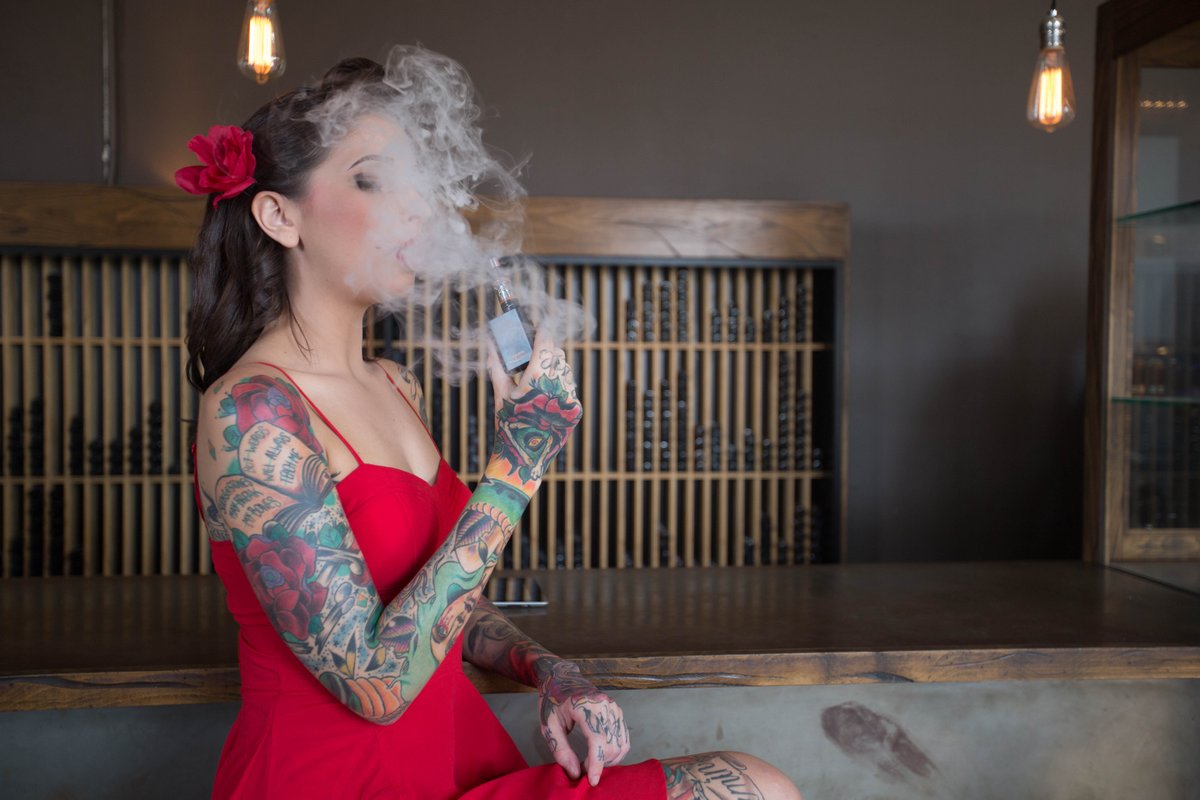 joyflavors's tweet photo. Flavors for the ultimate cloudchasers #joyflavor #joyactive
What's your favorite flavor to blow clouds? https://t.co/cQEF4fY9Ay