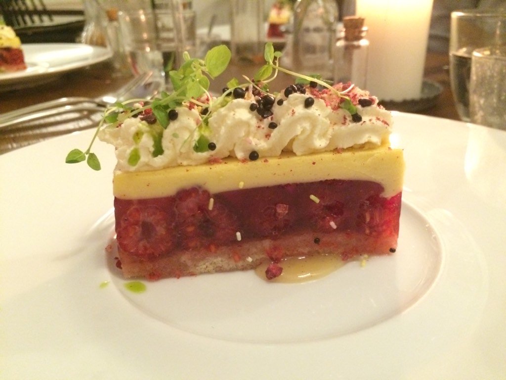 mrtomparsley's tweet photo. @OllieBlackmore @ChefBainbridge #basilgate https://t.co/Xp4Wm6OyTM