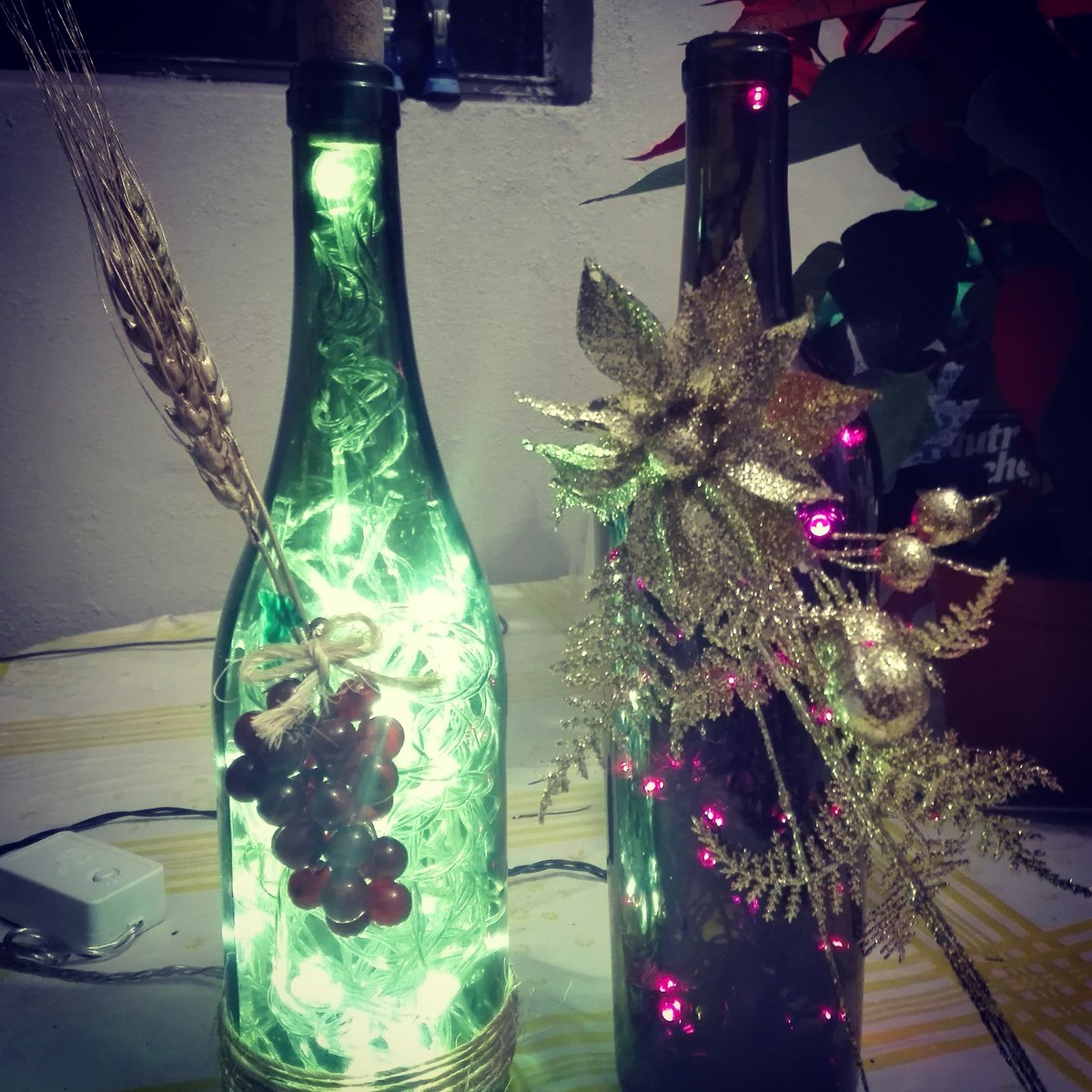 IsaiLuna_'s tweet photo. Venta de botellas decoradas navideñas 9811108612 https://t.co/ifuNSsIaV2