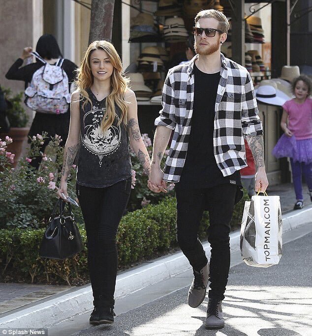 1092Aym's tweet photo. @CherLloyd 
#HappyAnniversaryCherAndCraig💑💞 https://t.co/2Dgvt1mu5G