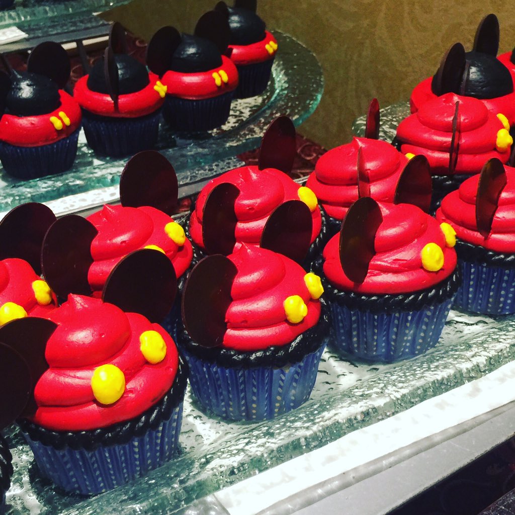 Mousekeplanner's tweet photo. Celebrating Mickey Mouse on his birthday! Happy Birthday Mickey! #Mousekeplanner #Disney4CS #disneyland #MickeyMouse https://t.co/CdK4atlOSS