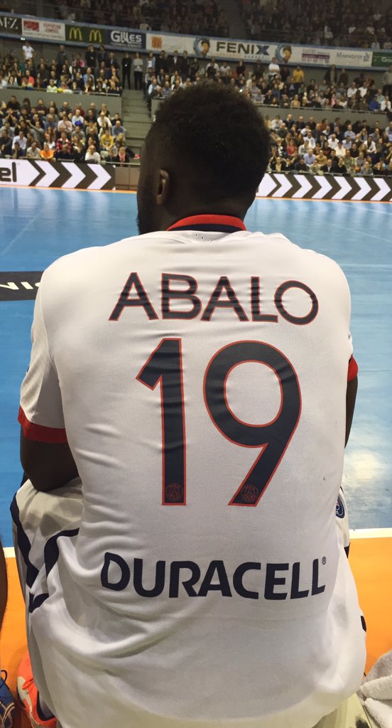 Cephilouis's tweet photo. @psghand c'est du lourd @FENIX_HB #Toulouse était #JeSuisParis https://t.co/8jVSbRZpvV